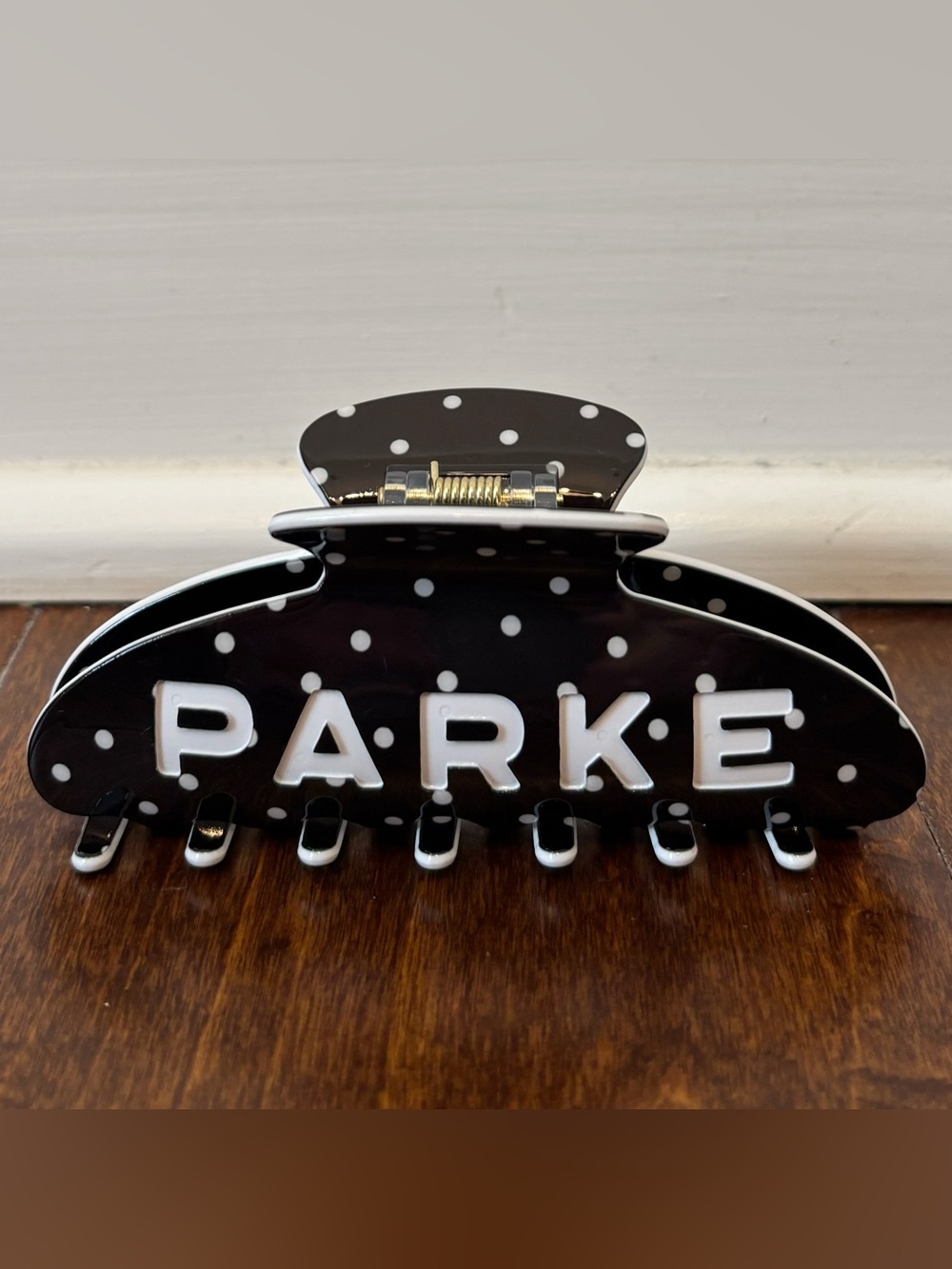 New Parke Claw Clip In Black + White Polka Dot - Picture 2 of 4
